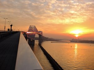 夕焼けが照らす東京ゲートブリッジ